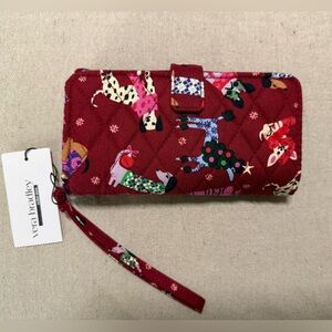 Vera Bradley Holiday Hounds/Dogs Phone Wristlet/Waller NWT